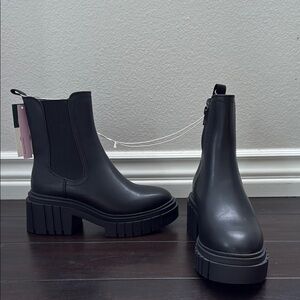 Black Chunky Chelsea Boots